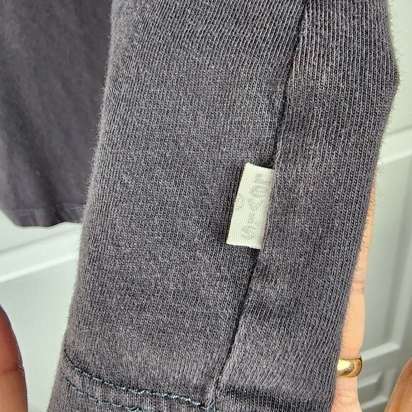 Levis Sleeveless TShirt Top Water Less Grey Charcoal Cotton Graphic Print Tank M - Picture 9 of 10